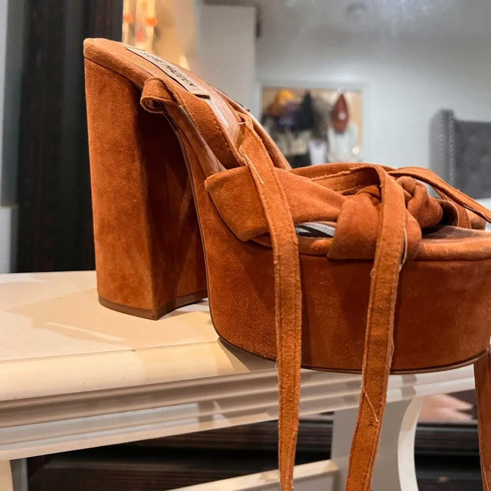 Heels - Picture 3 of 5